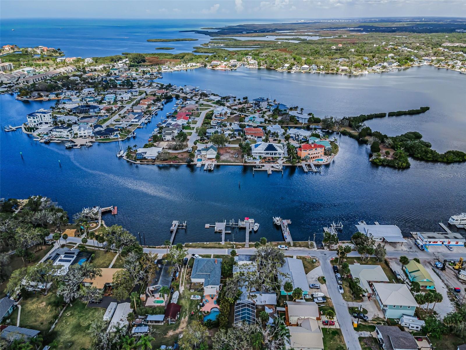 Listing photo id 96 for 5038 Sunset Boulevard