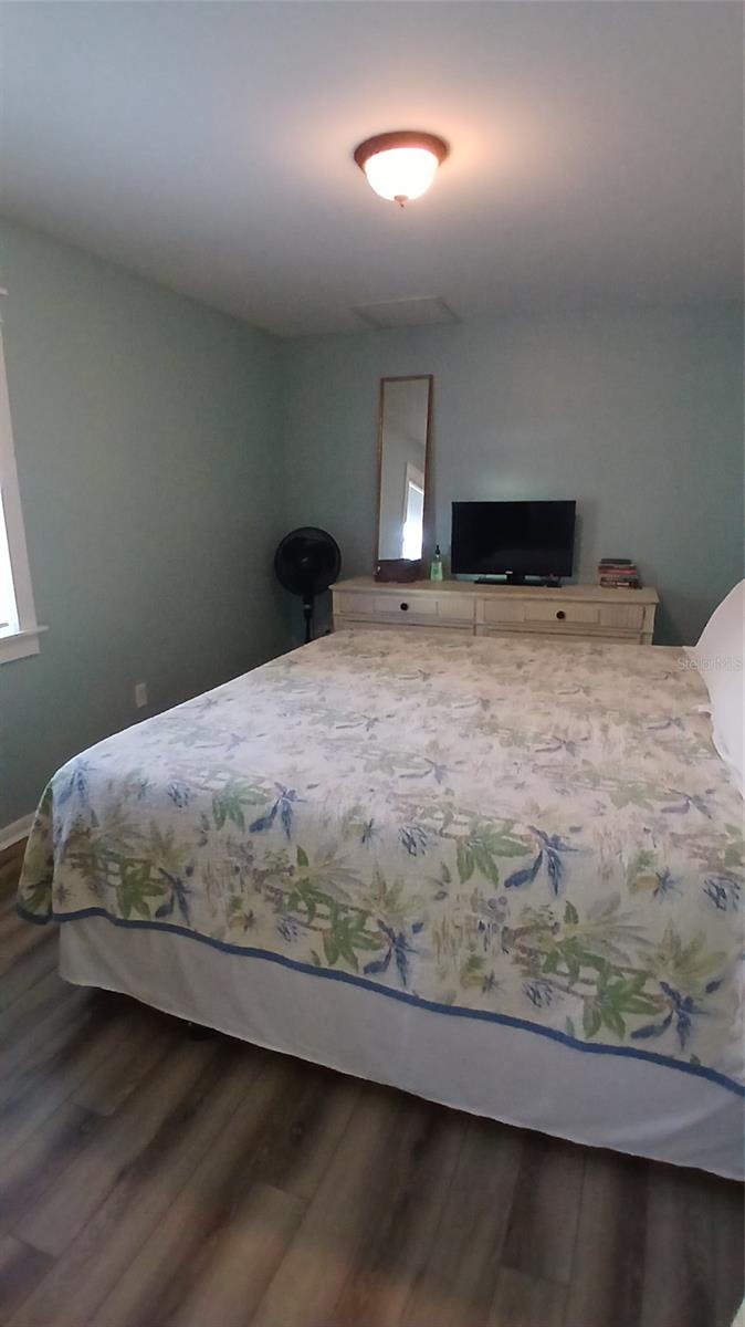 Image 14 of 26 For 542 Division Street