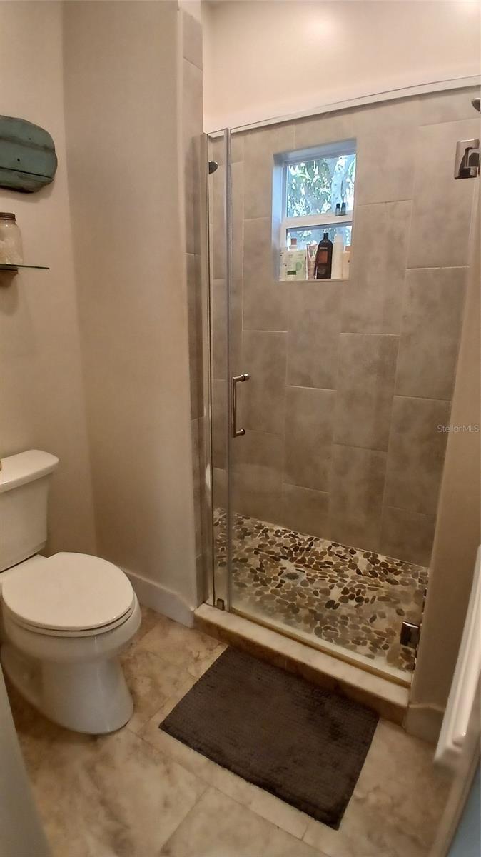 Image 15 of 26 For 542 Division Street