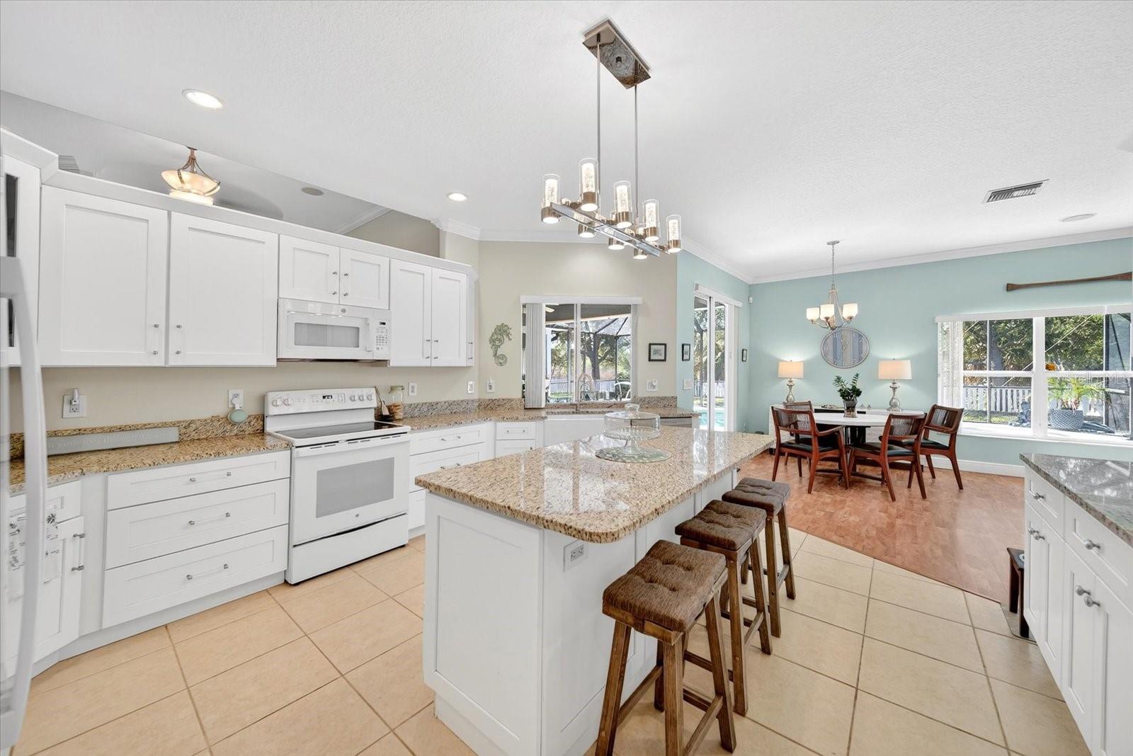 Listing photo id 8 for 4506 29th Avenue Circle E