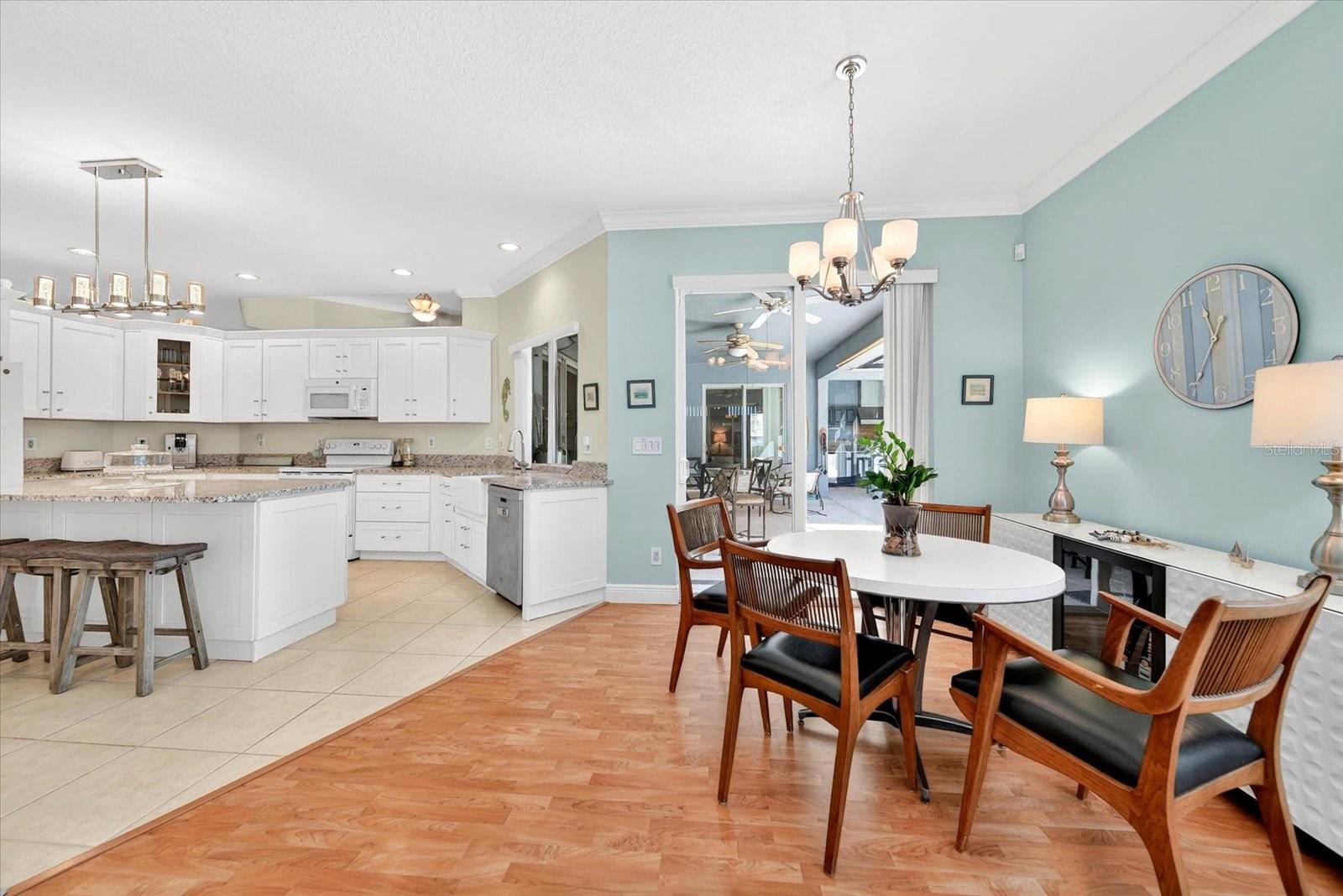 Listing photo id 15 for 4506 29th Avenue Circle E