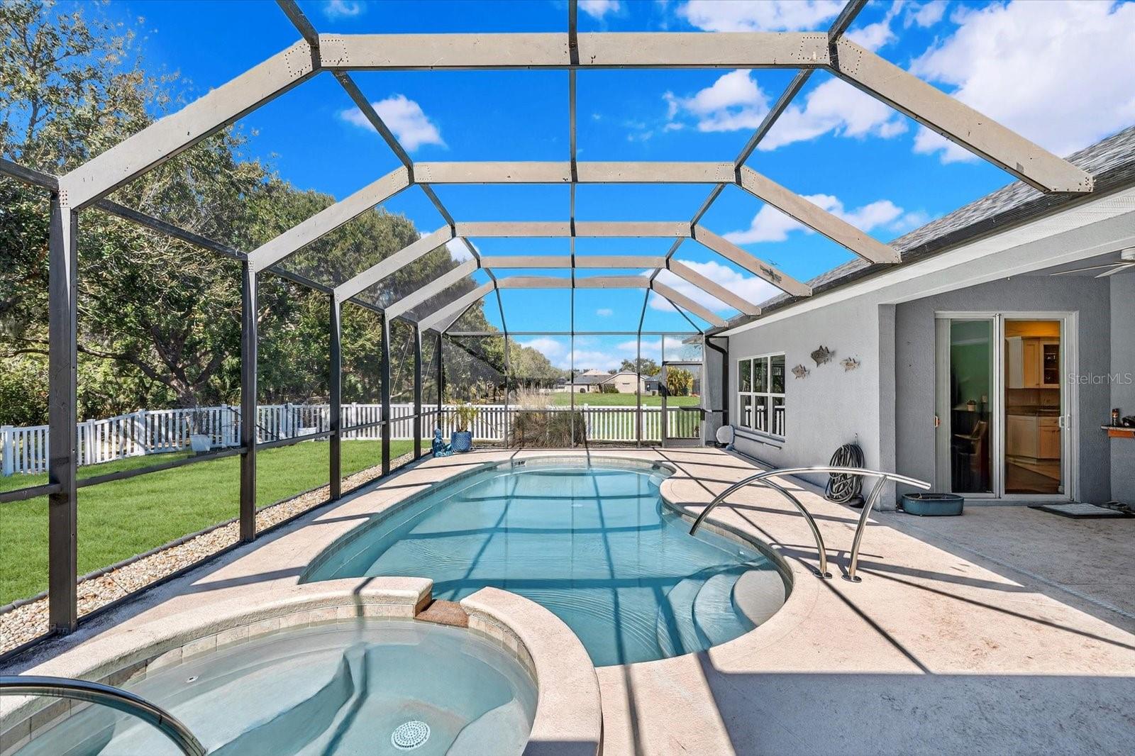 Listing photo id 20 for 4506 29th Avenue Circle E