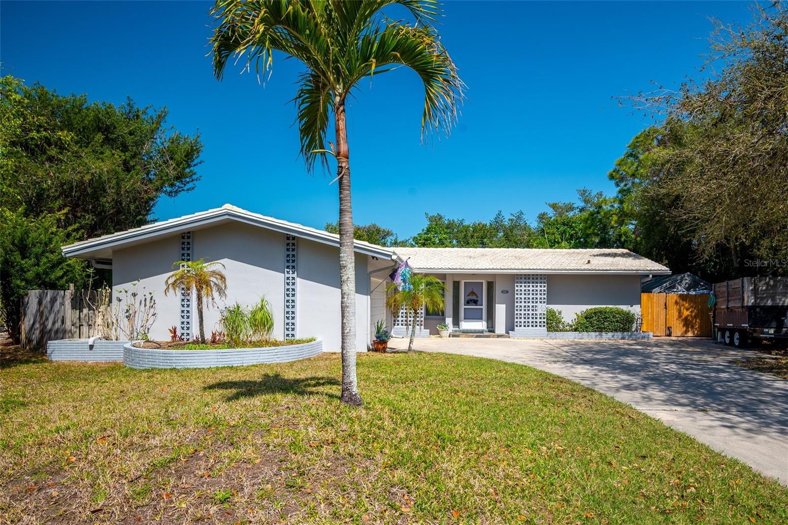 Image 2 of 37 For 14197 Hetrick Circle N