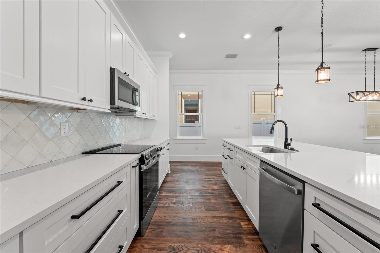 Image 18 of 48 For 115 Hiawatha Street 1-2