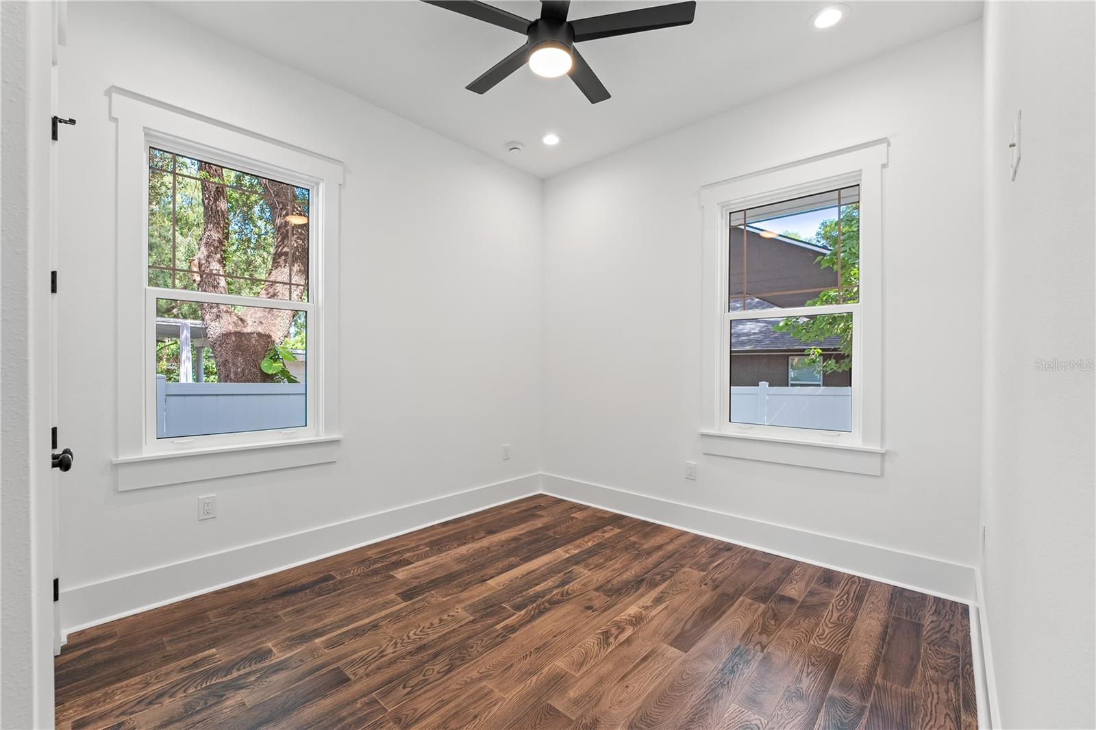 Image 23 of 48 For 115 Hiawatha Street 1-2