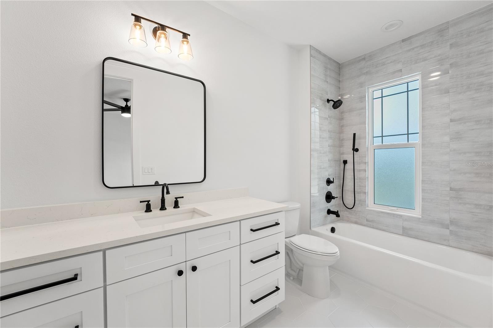 Image 30 of 48 For 115 Hiawatha Street 1-2