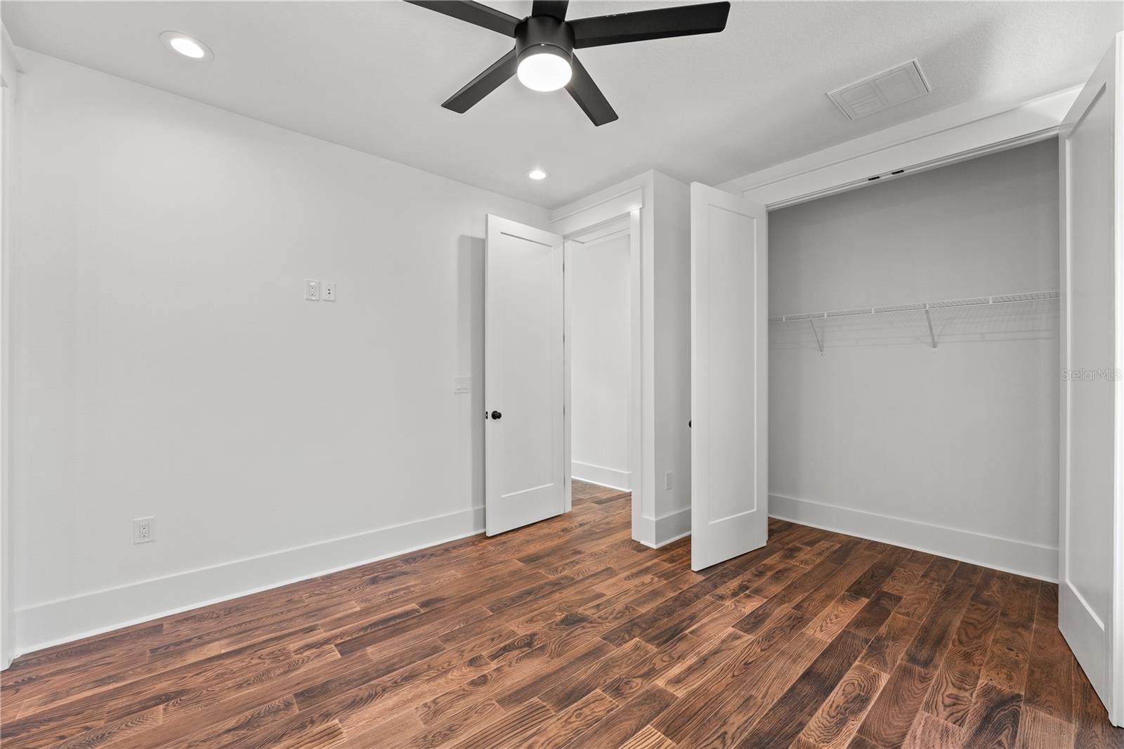 Image 32 of 48 For 115 Hiawatha Street 1-2