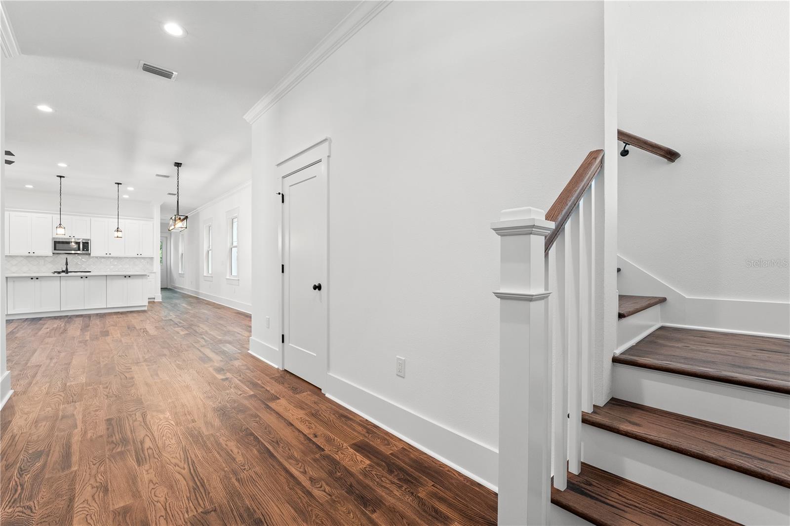 Image 8 of 48 For 115 Hiawatha Street 1-2