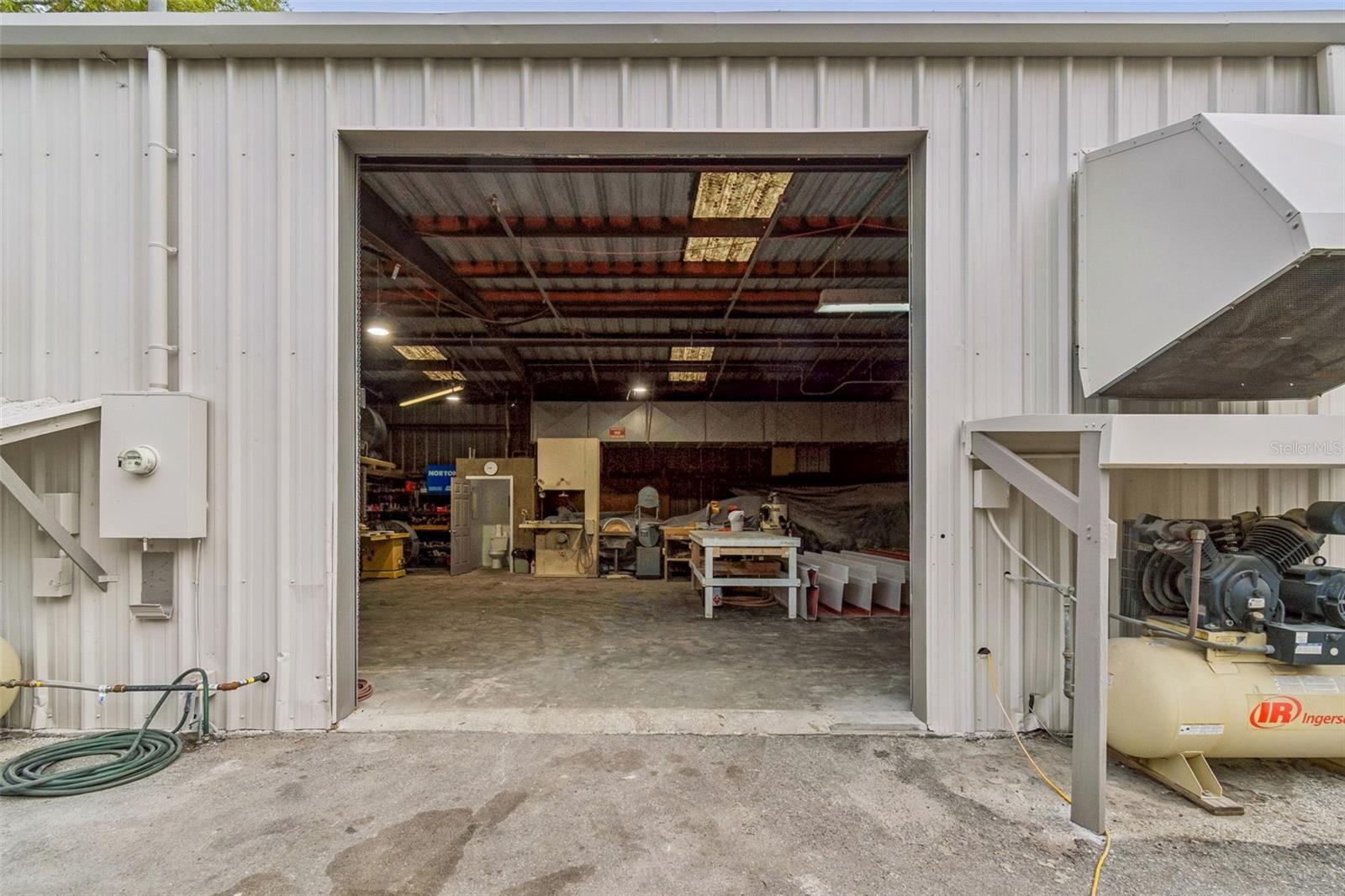 Image 10 of 30 For 1060 Harbor Lake Drive