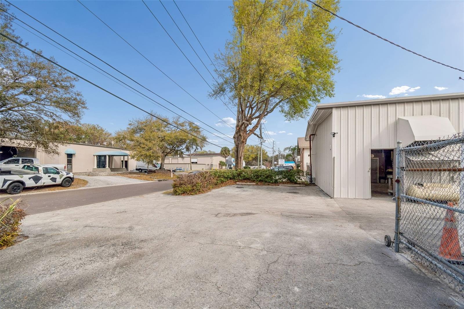 Image 5 of 30 For 1060 Harbor Lake Drive