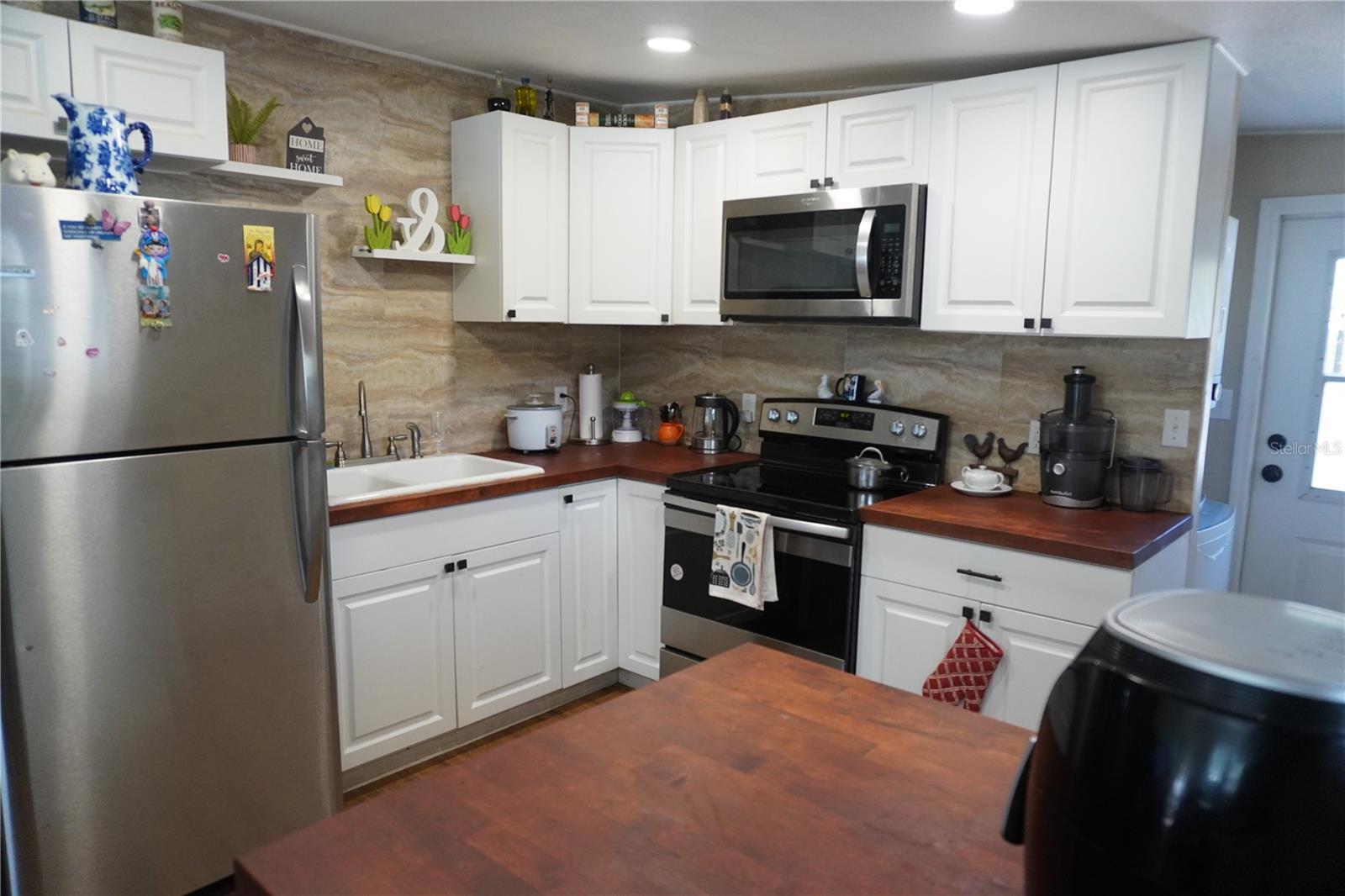 Image 7 of 10 For 237 Monroe Avenue