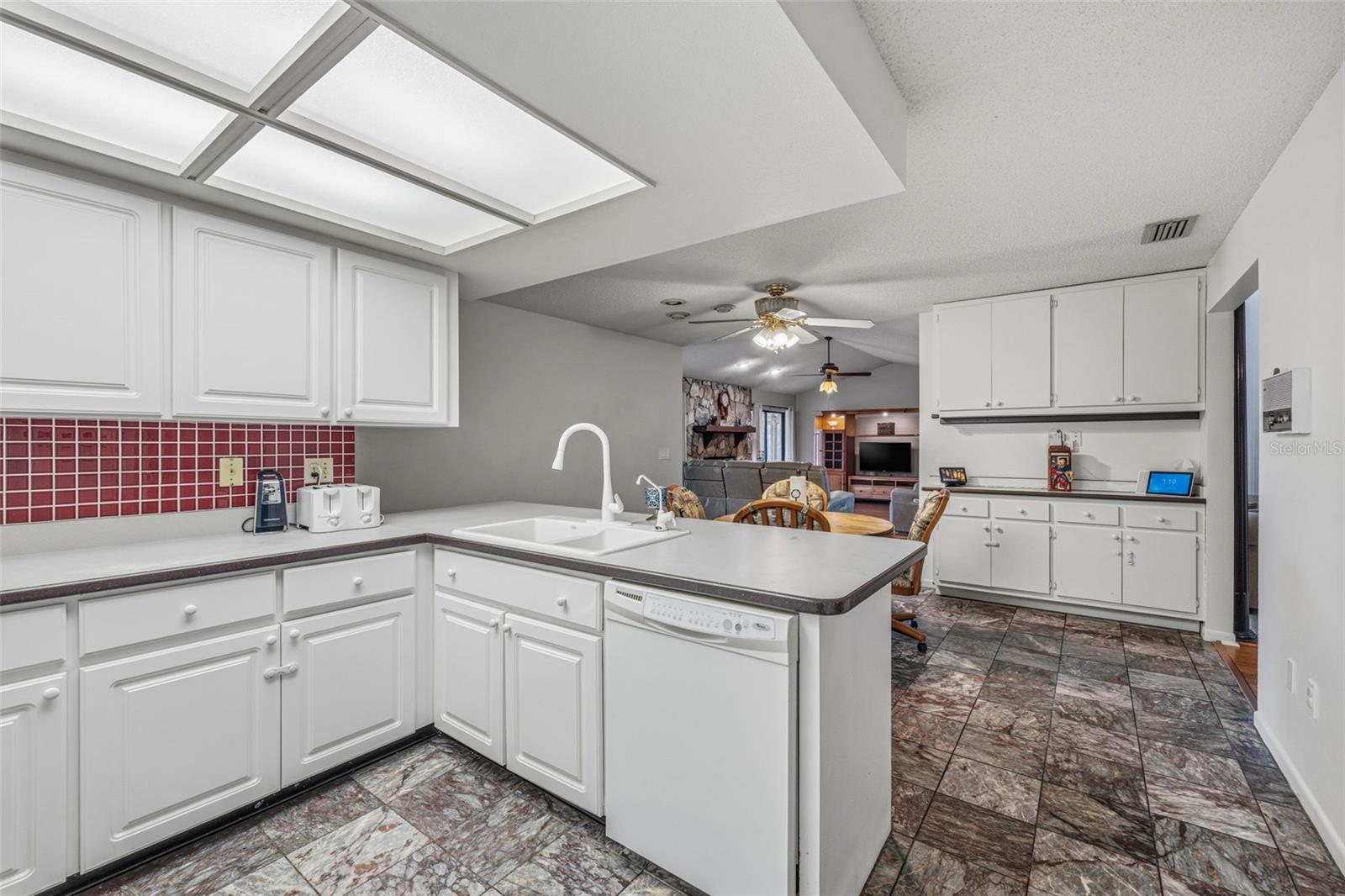 Image 10 of 45 For 3330 Foxridge Circle