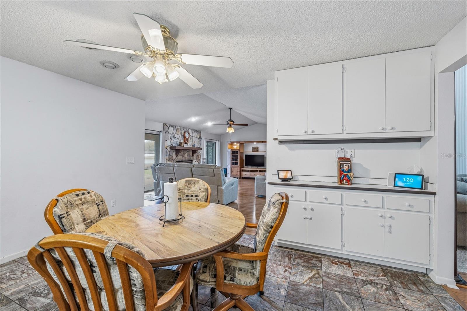 Image 12 of 45 For 3330 Foxridge Circle