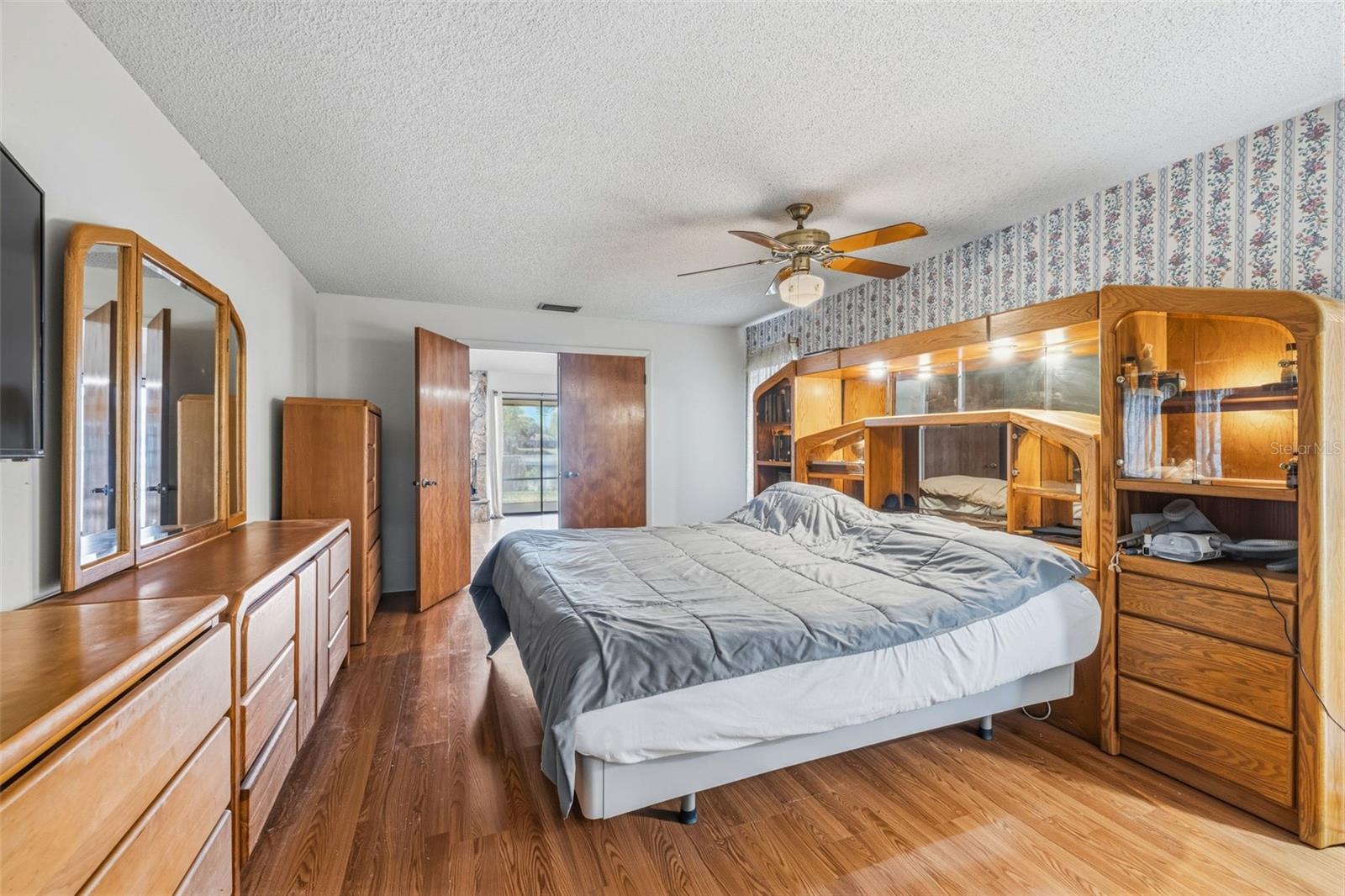 Image 19 of 45 For 3330 Foxridge Circle