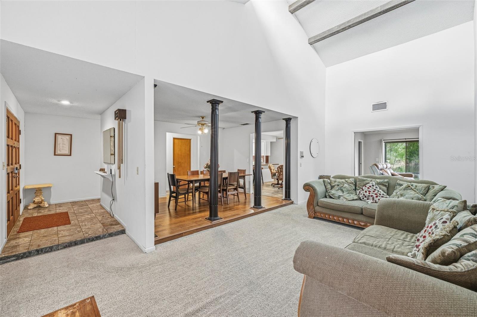 Image 6 of 45 For 3330 Foxridge Circle