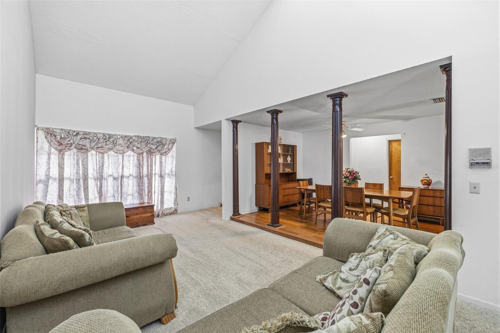 Image 7 of 45 For 3330 Foxridge Circle