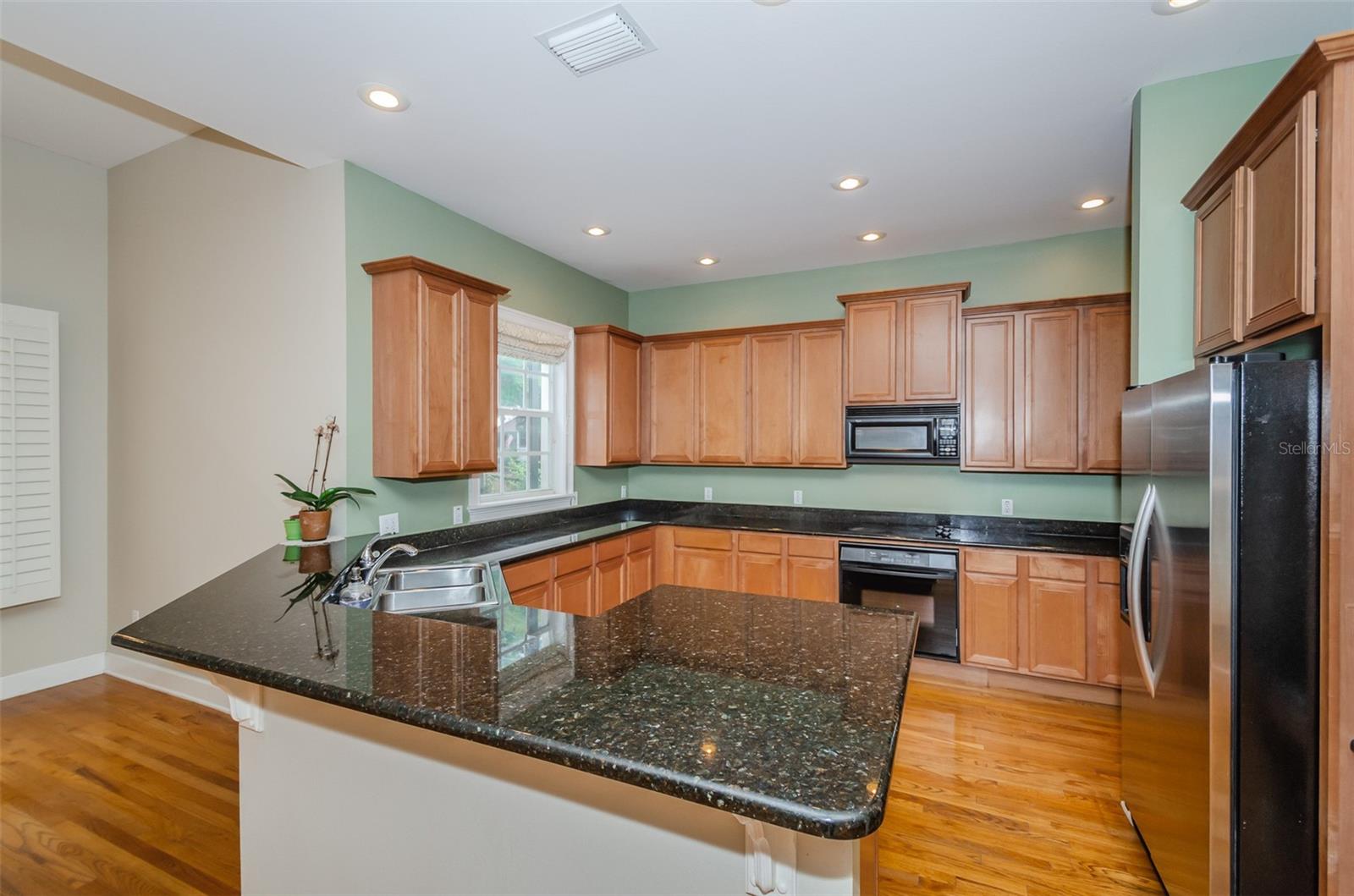 Image 14 of 34 For 3410 Bay Villa Avenue