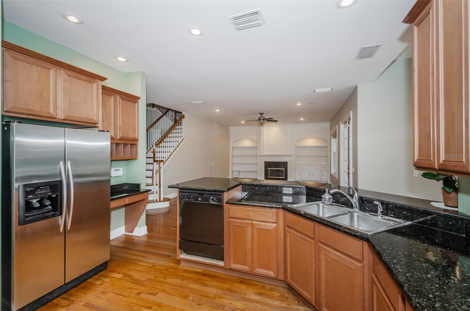 Image 17 of 34 For 3410 Bay Villa Avenue