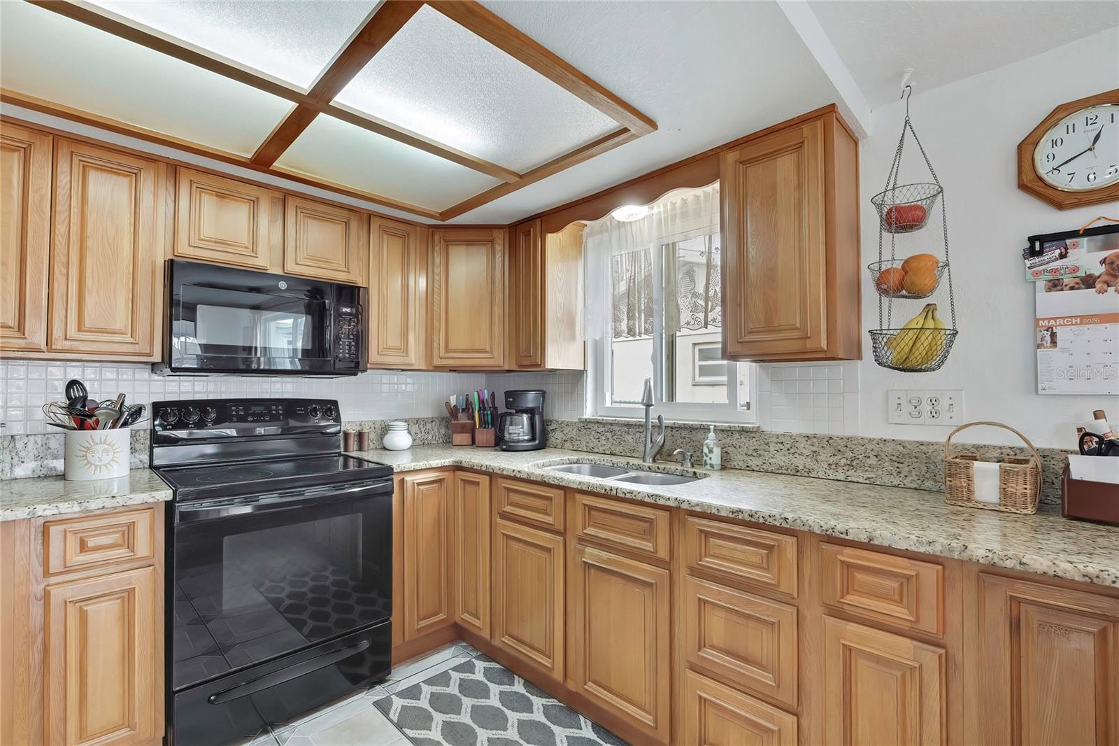 Listing photo id 9 for 6601 Sea Ranch Drive