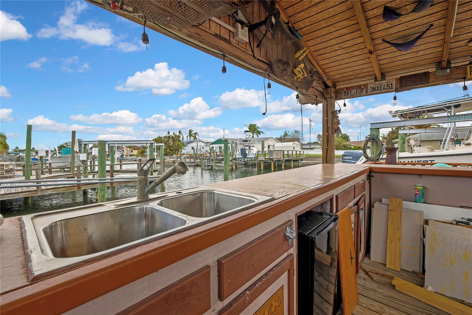 Listing photo id 21 for 6601 Sea Ranch Drive