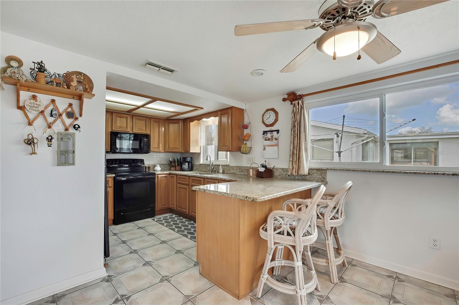 Listing photo id 7 for 6601 Sea Ranch Drive