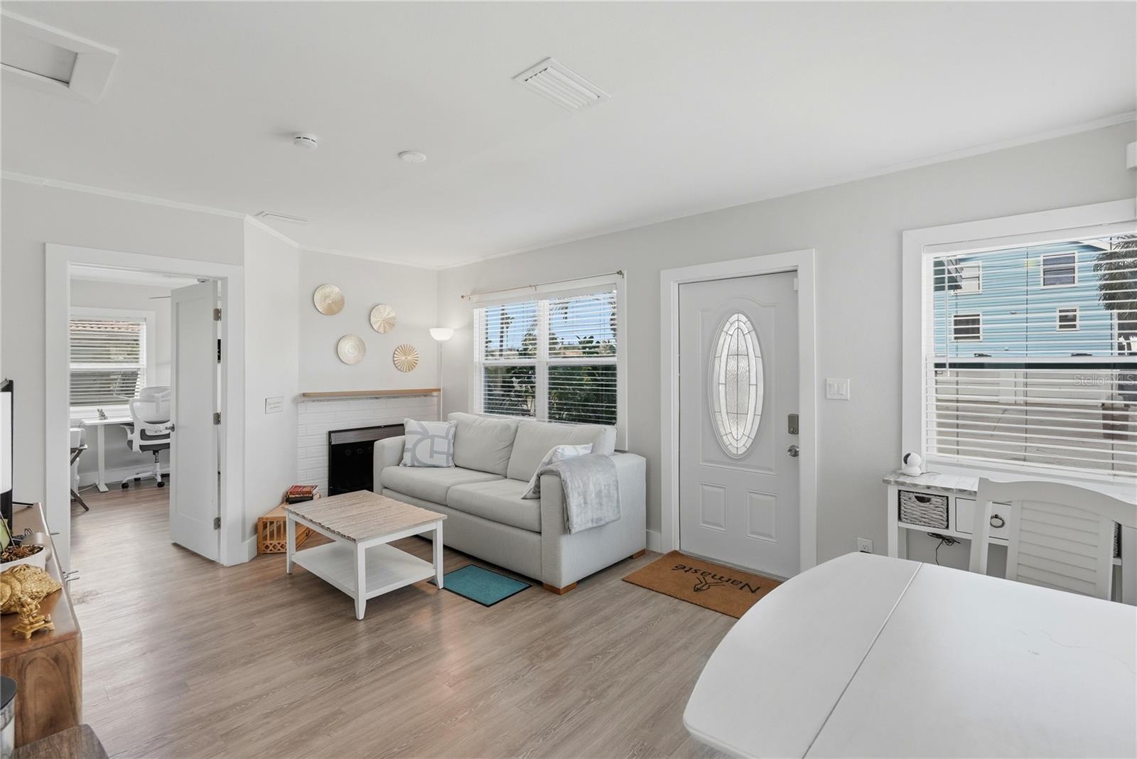 Image 5 of 30 For 15424 2nd Street E