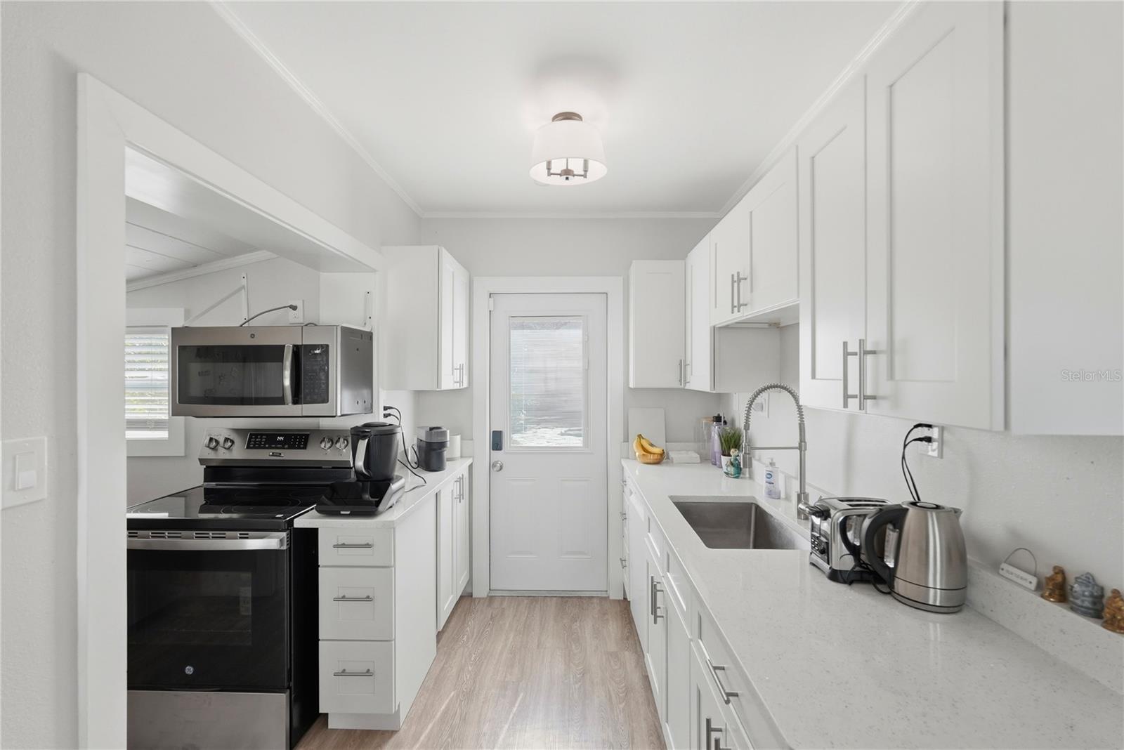 Image 7 of 30 For 15424 2nd Street E