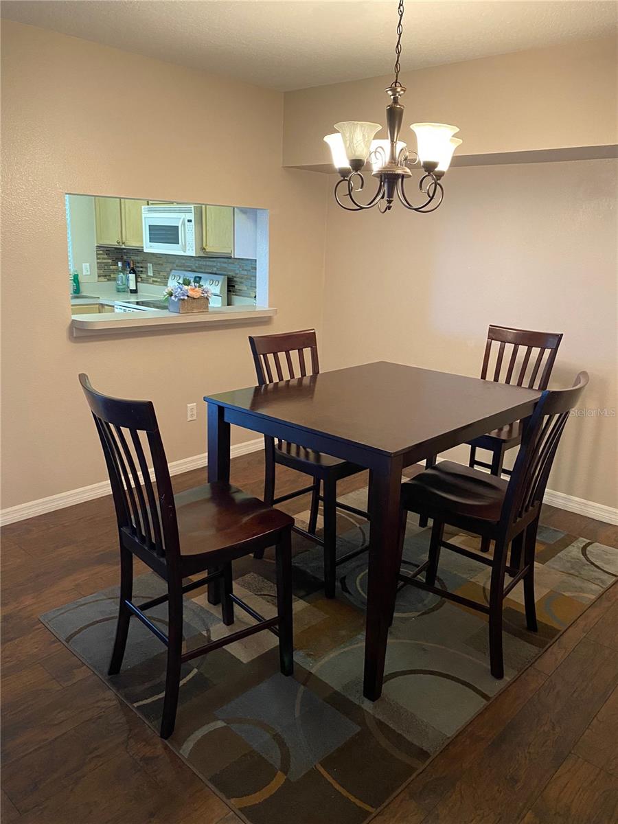 Image 4 of 24 For 427 Kensington Lake Circle