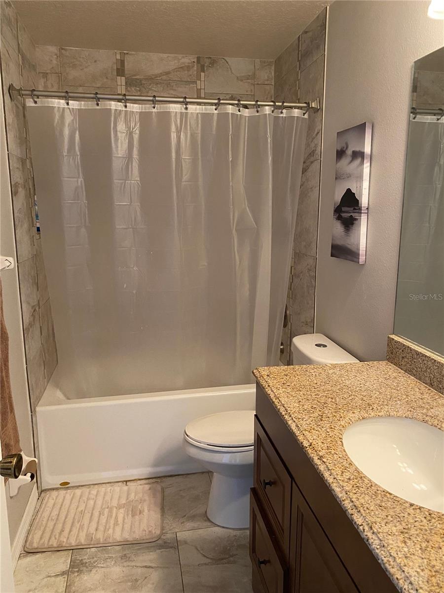 Image 7 of 24 For 427 Kensington Lake Circle