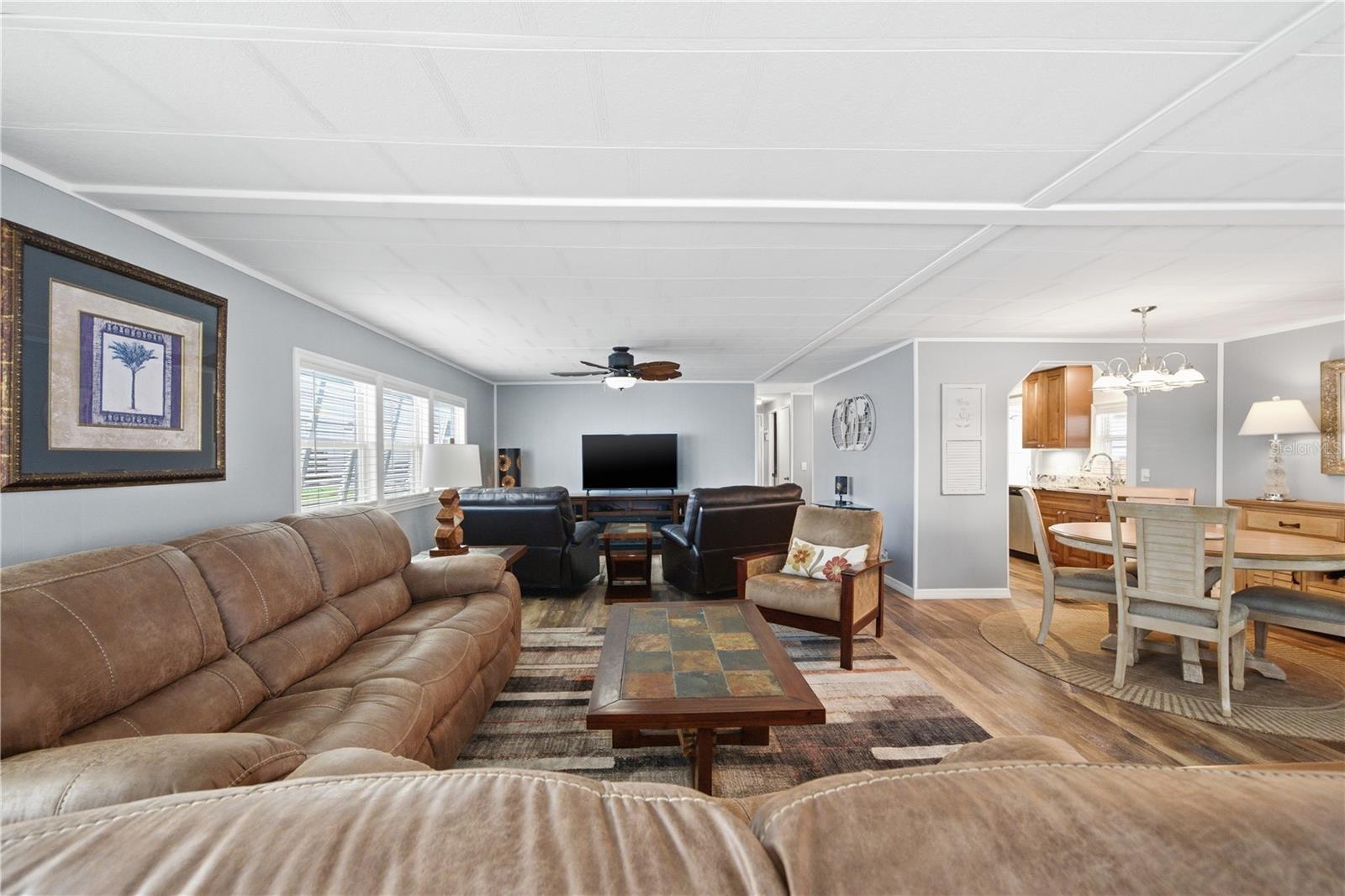 Image 10 of 62 For 84 Jacaranda Drive 15