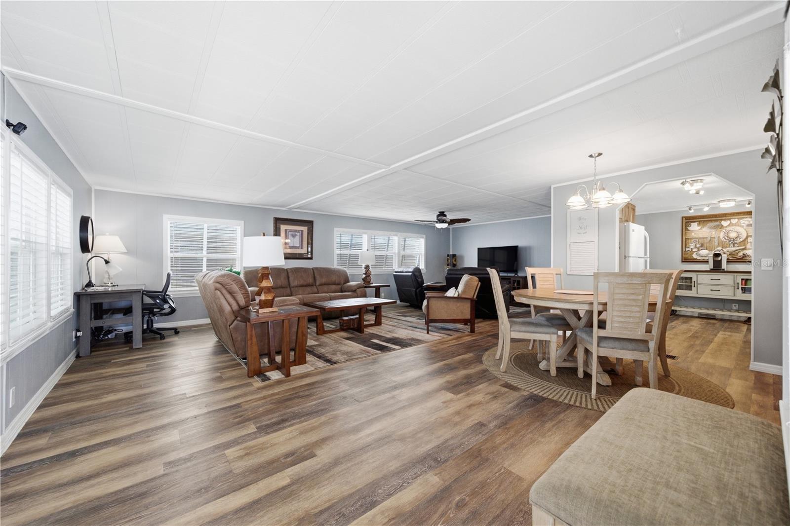 Image 13 of 62 For 84 Jacaranda Drive 15