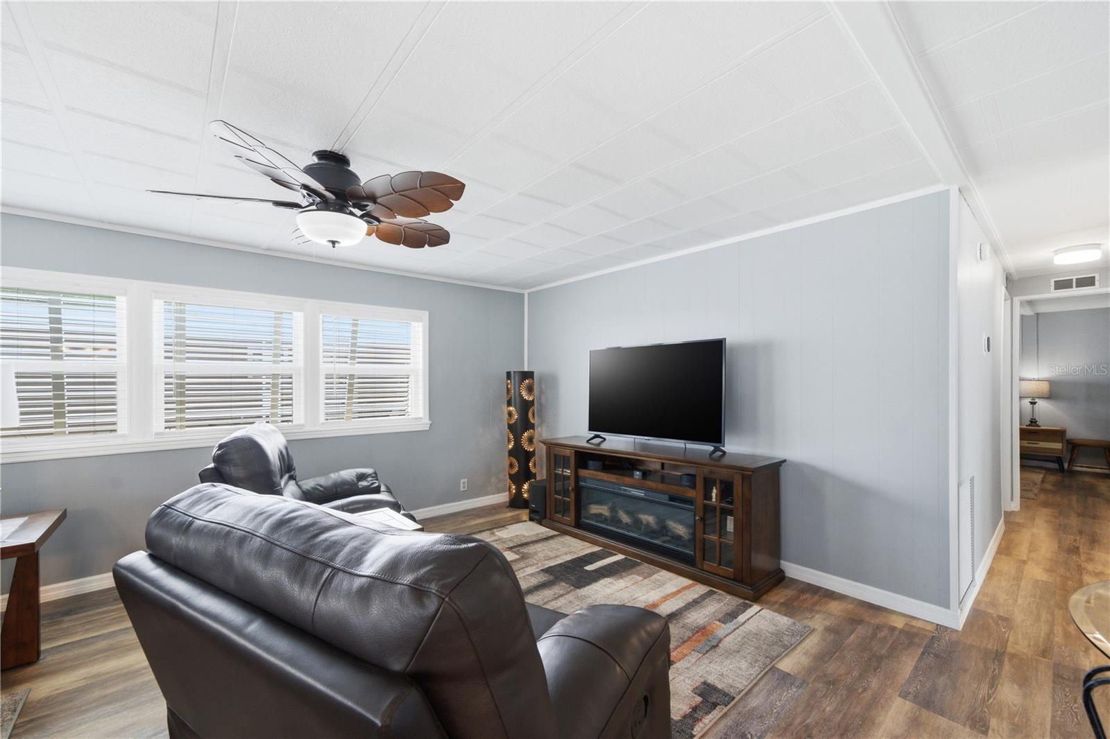 Image 17 of 62 For 84 Jacaranda Drive 15