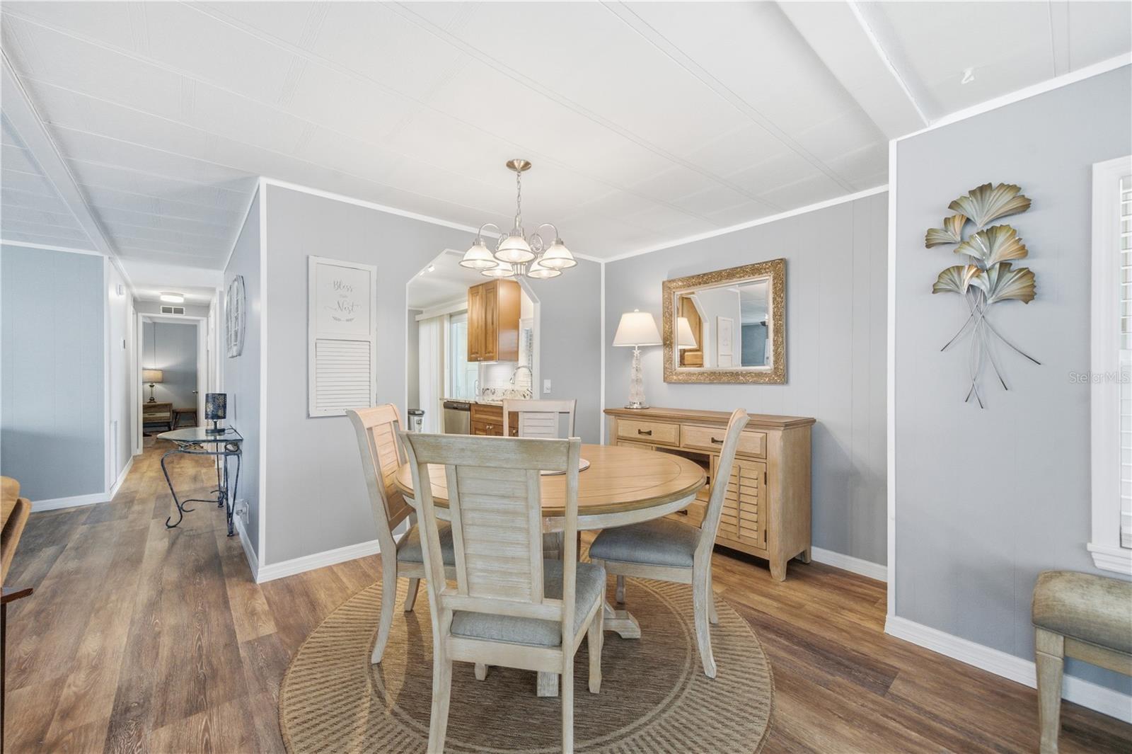 Image 21 of 62 For 84 Jacaranda Drive 15