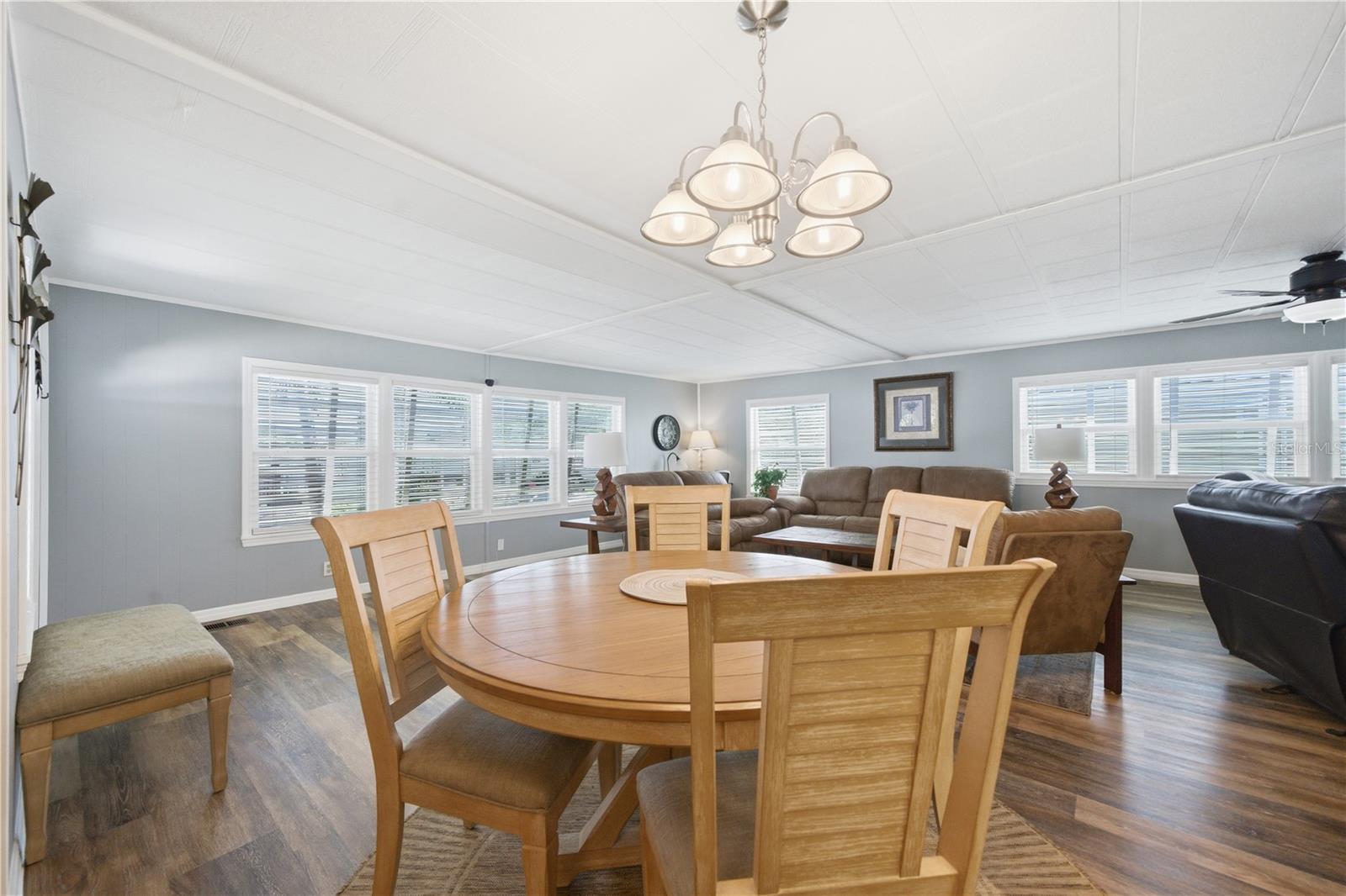 Image 23 of 62 For 84 Jacaranda Drive 15