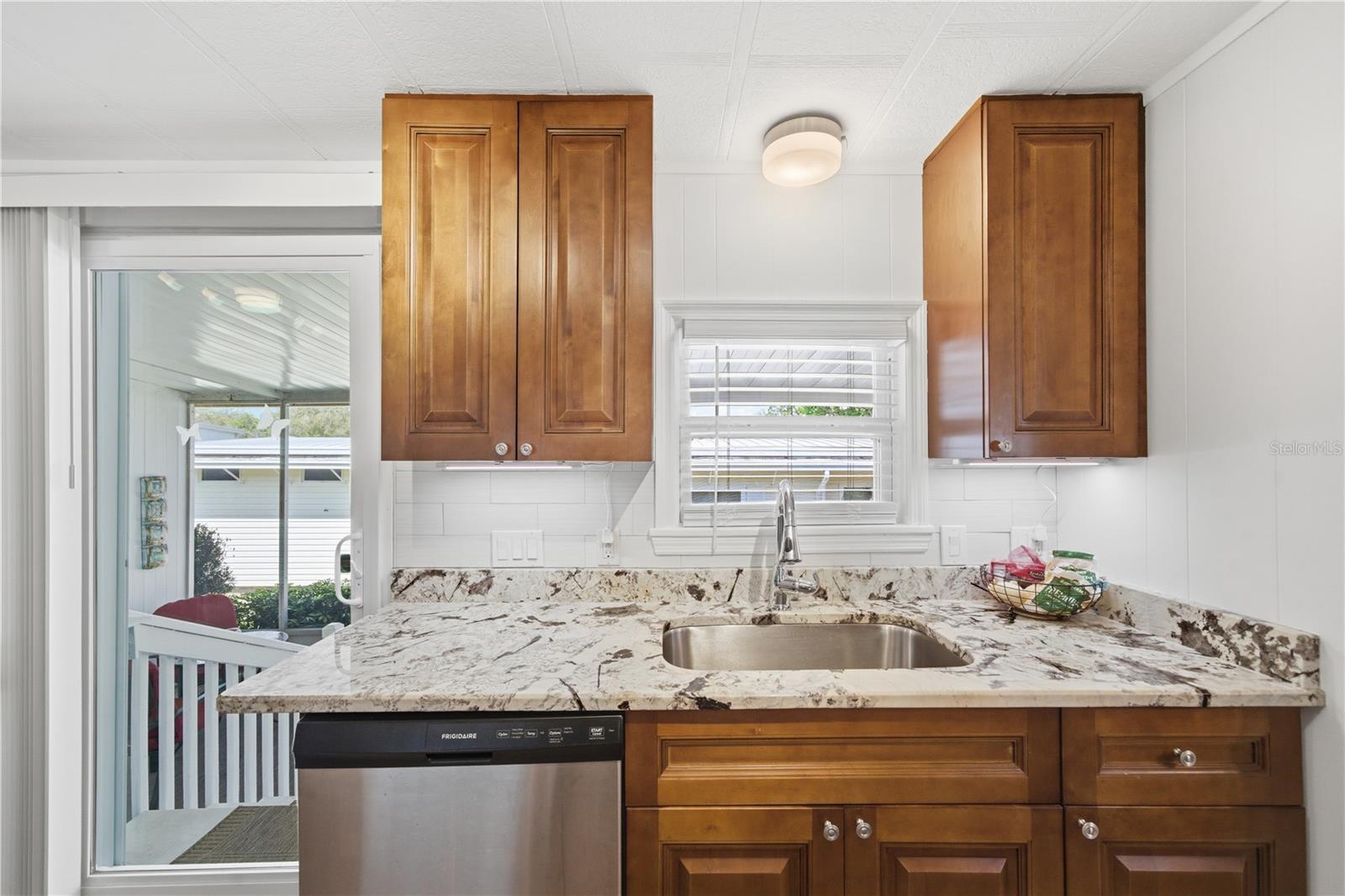 Image 27 of 62 For 84 Jacaranda Drive 15