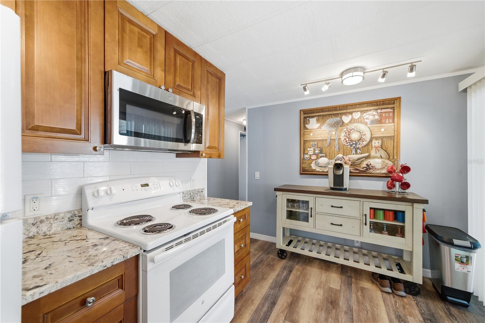 Image 28 of 62 For 84 Jacaranda Drive 15