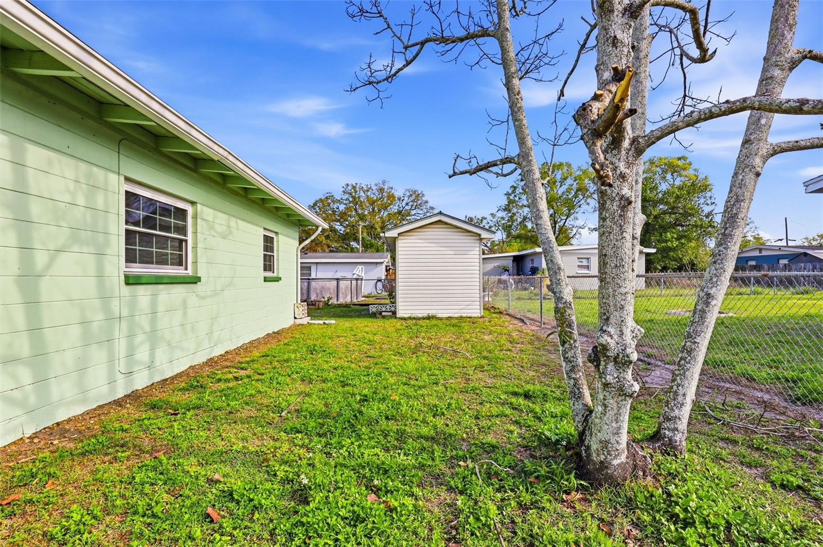 Image 17 of 26 For 713 116th Avenue