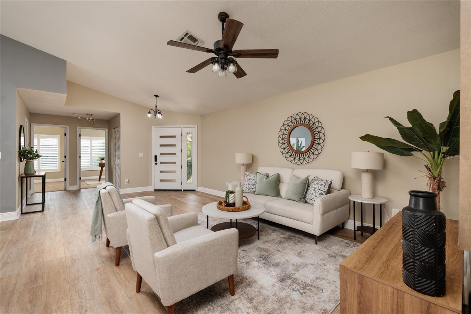 Image 11 of 44 For 535 St Tropez Circle Ne