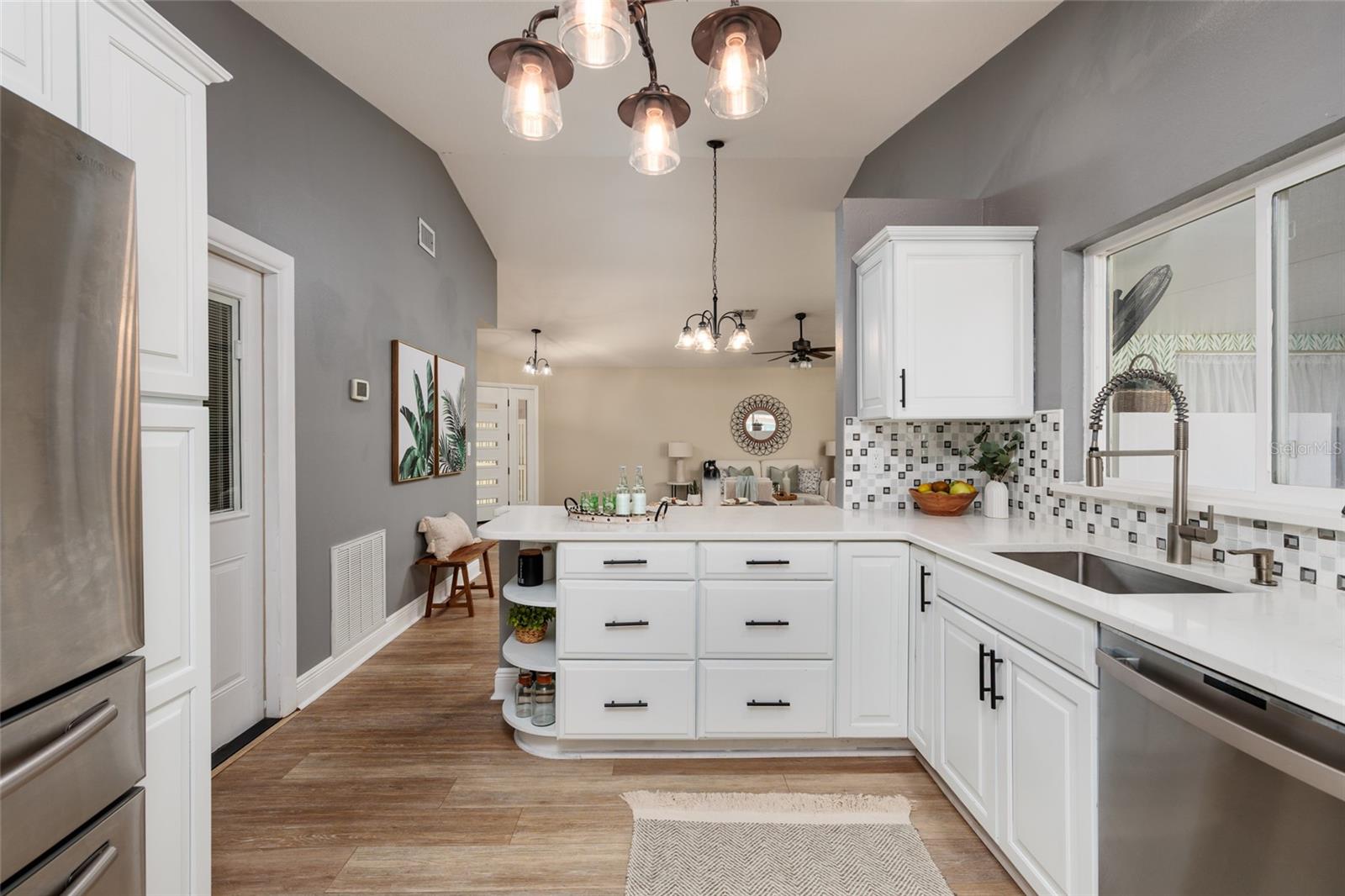 Image 14 of 44 For 535 St Tropez Circle Ne