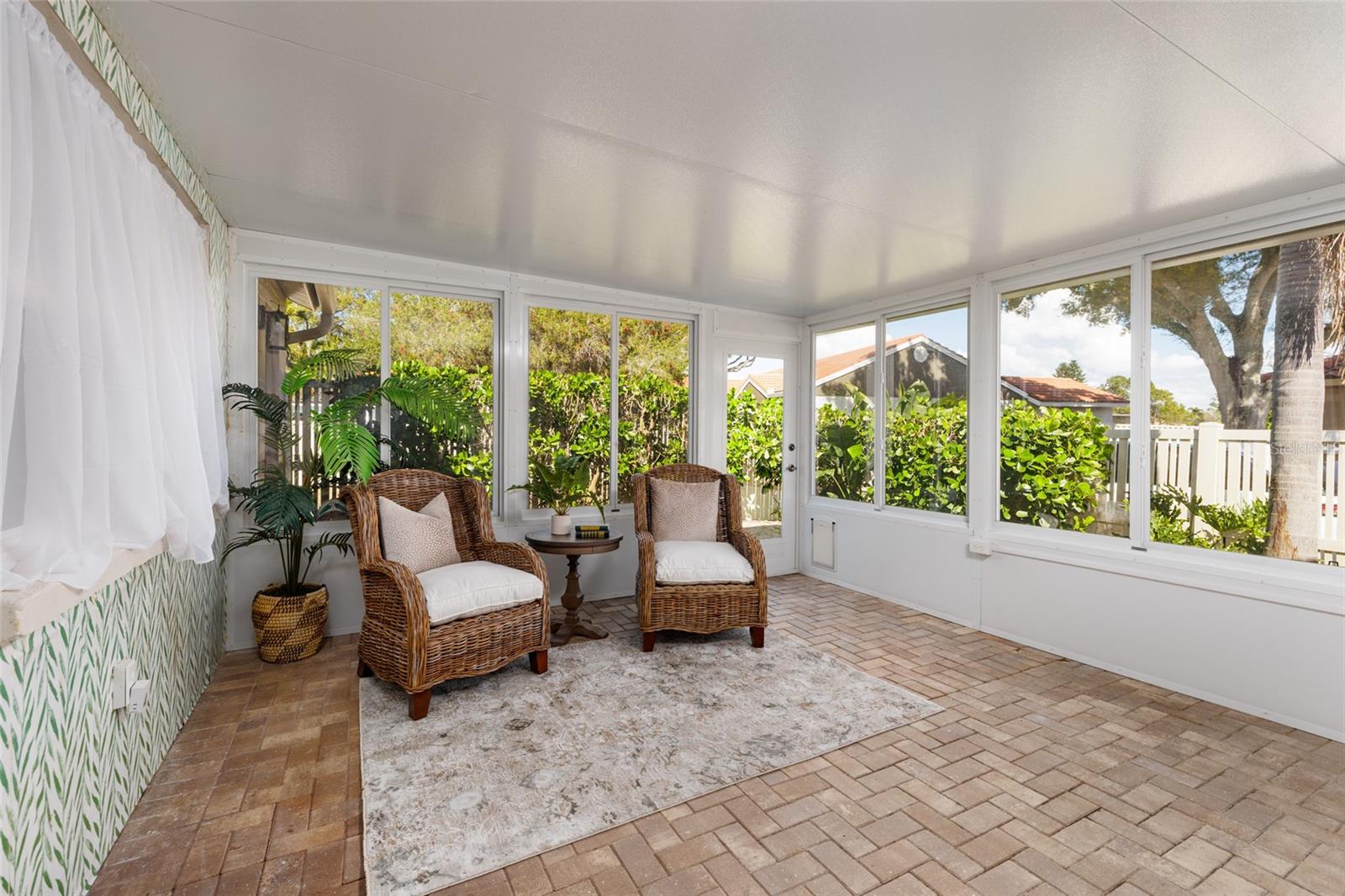 Image 16 of 44 For 535 St Tropez Circle Ne