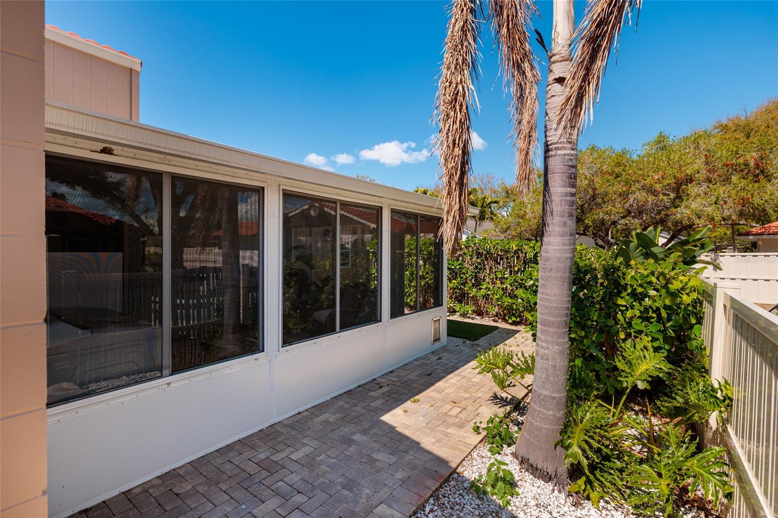 Image 28 of 44 For 535 St Tropez Circle Ne