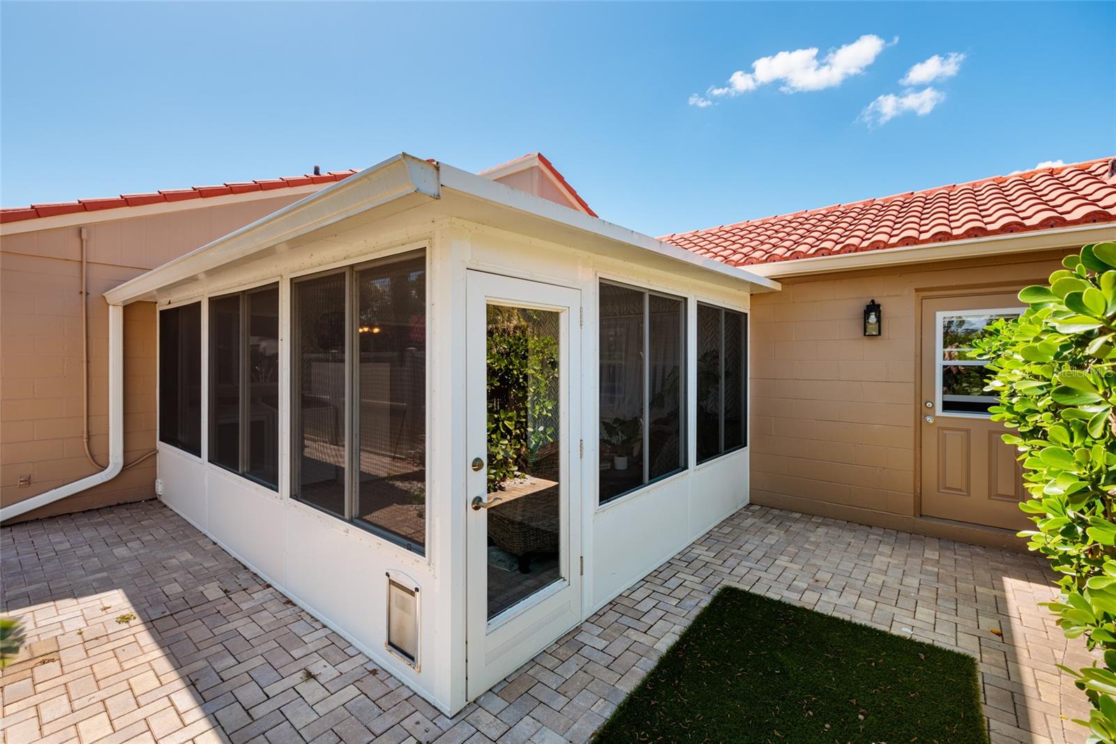 Image 29 of 44 For 535 St Tropez Circle Ne