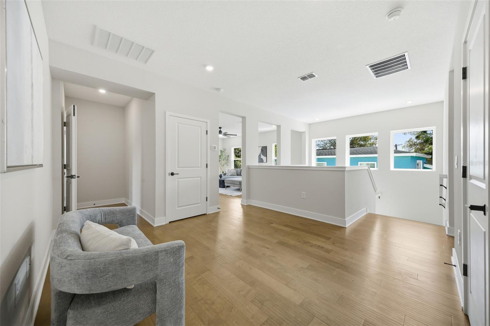 Image 31 of 50 For 3608 Tampa Circle