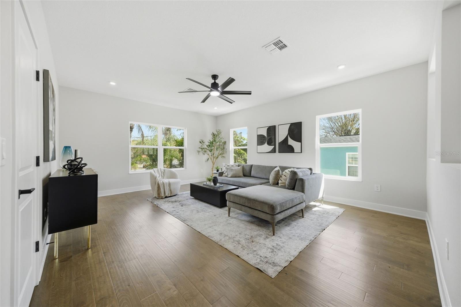 Image 32 of 50 For 3608 Tampa Circle