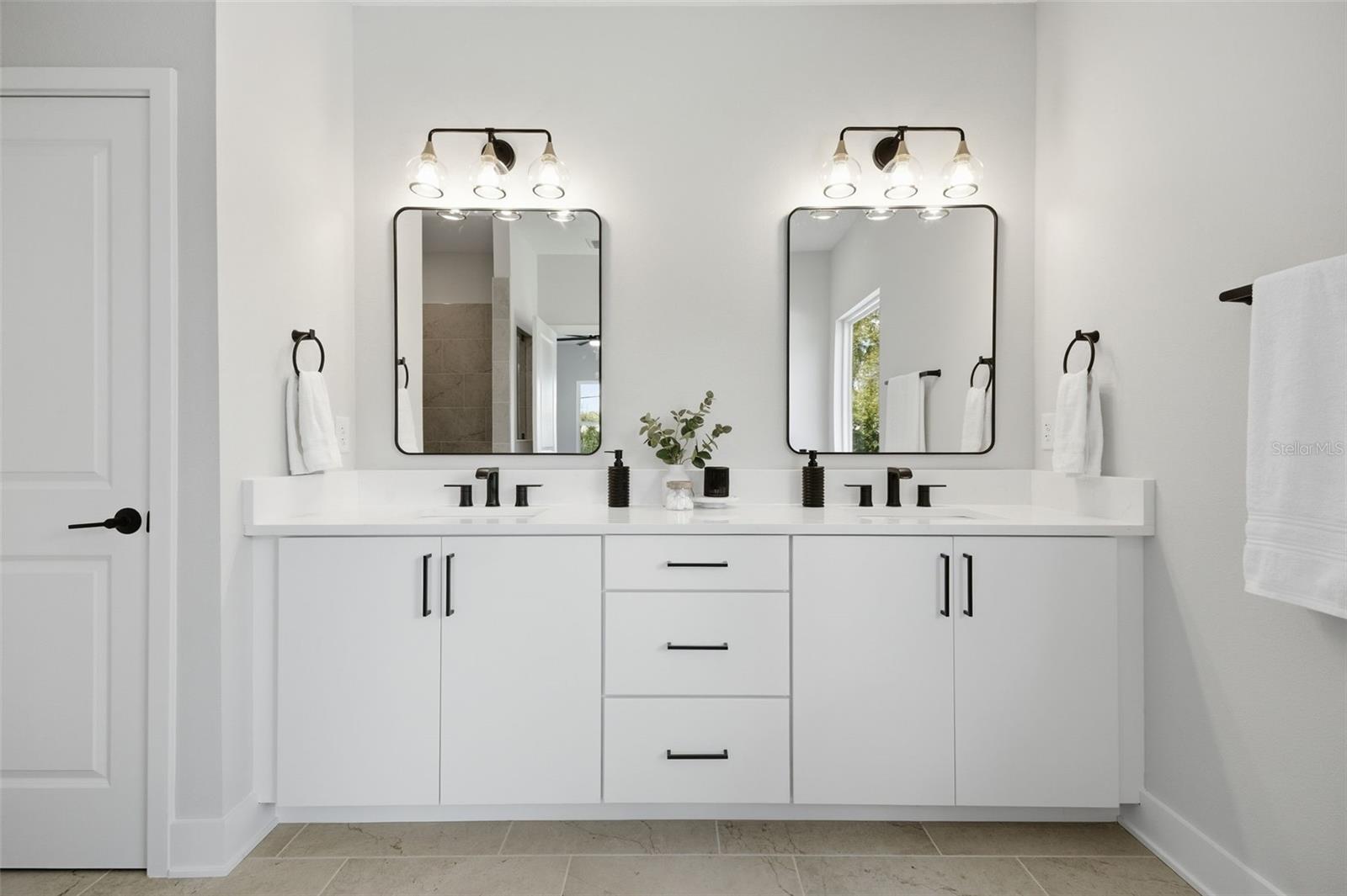 Image 38 of 50 For 3608 Tampa Circle