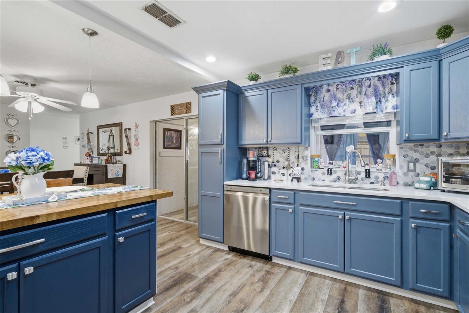 Image 33 of 47 For 509 Monroe Street