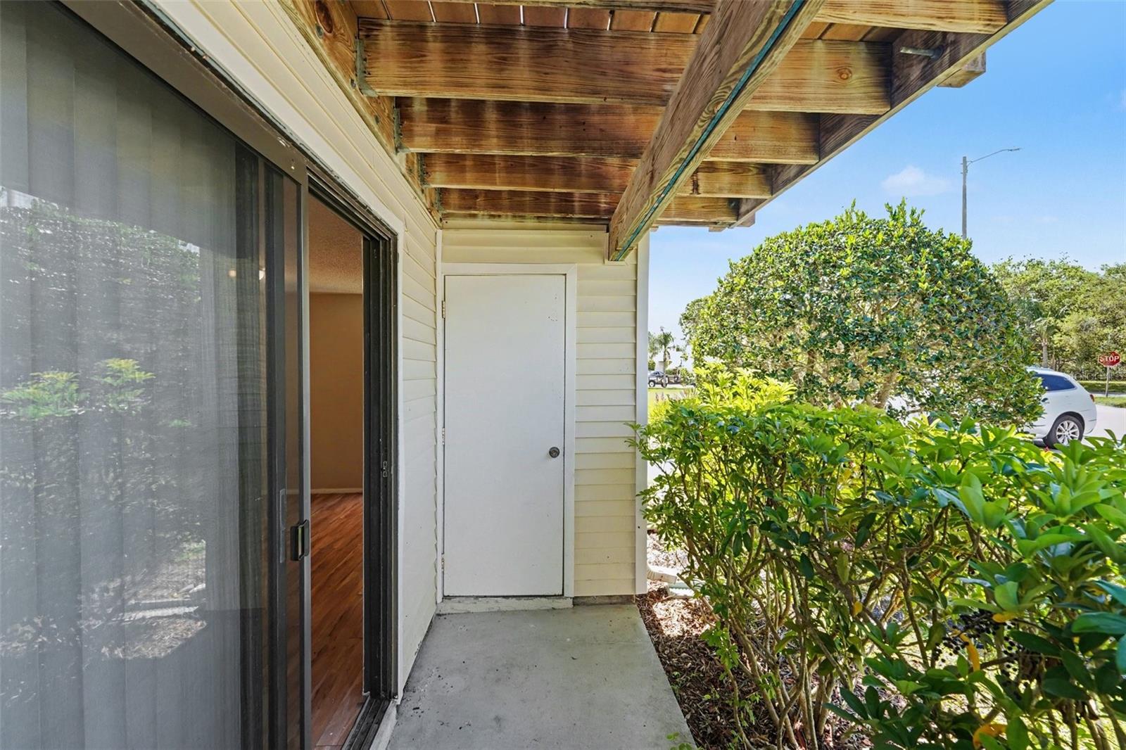 Image 27 of 38 For 129 Camphor Circle F