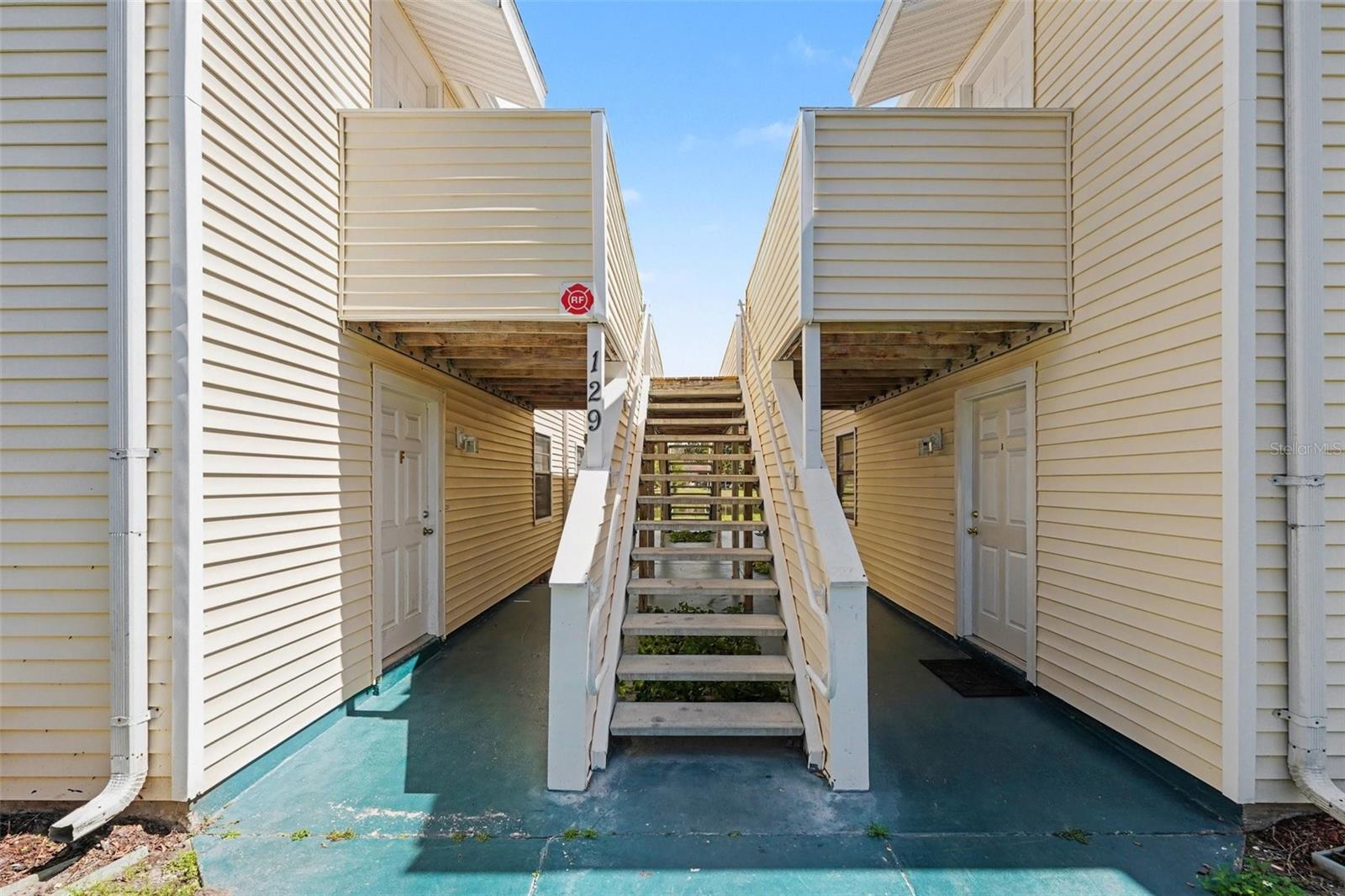 Image 4 of 38 For 129 Camphor Circle F