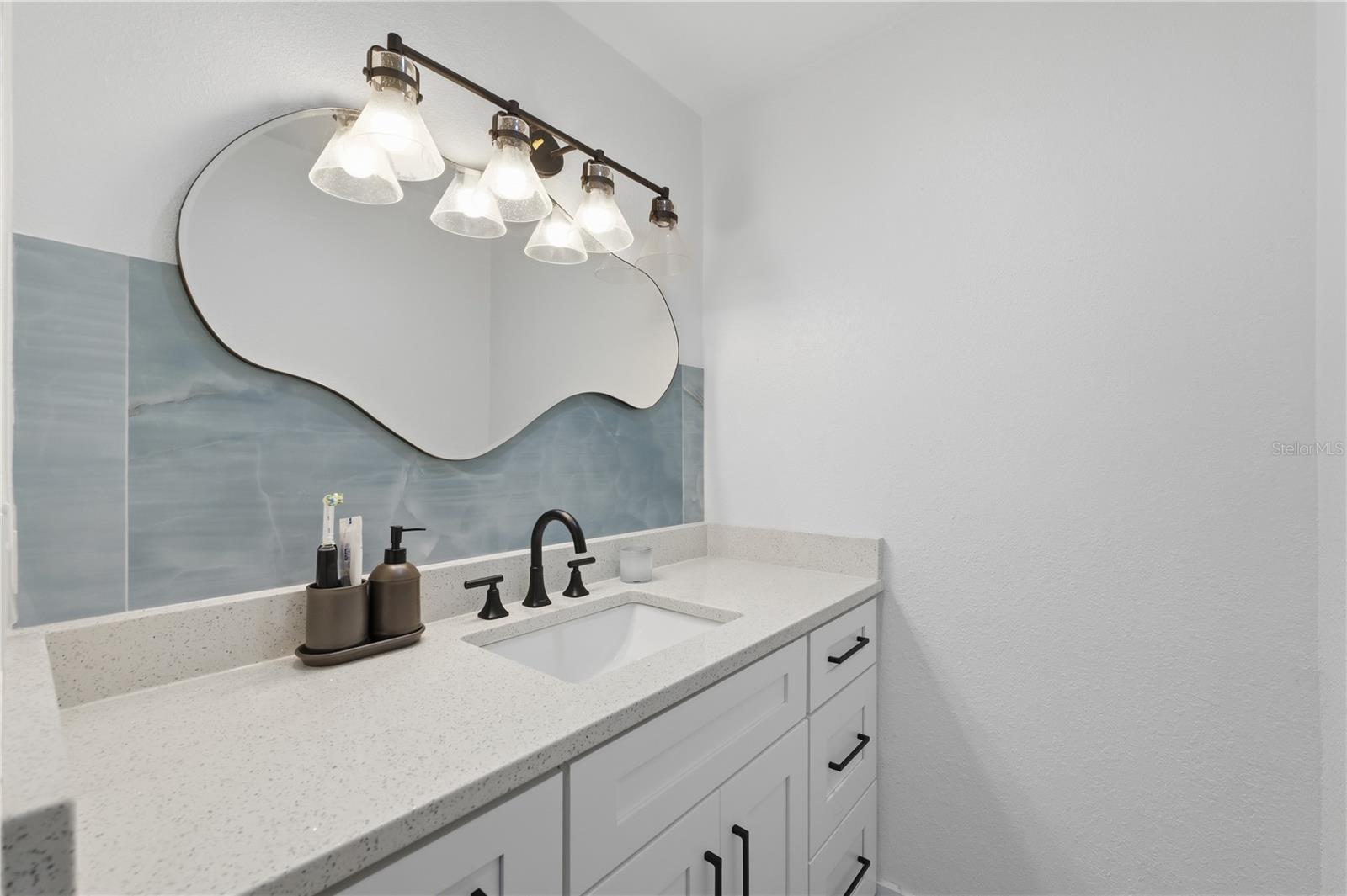 Image 12 of 51 For 733 61st Avenue Ne