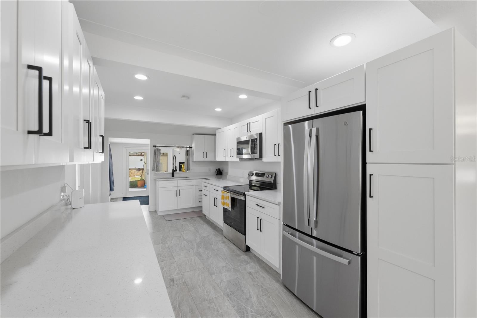 Image 13 of 51 For 733 61st Avenue Ne